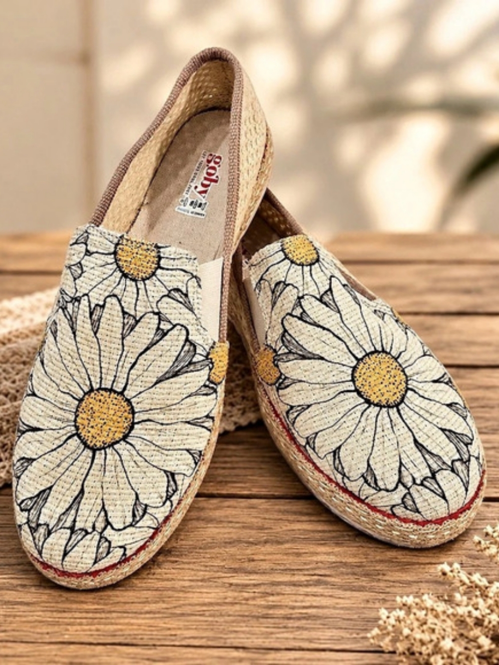 Goby Daisy Sneaker Shoe